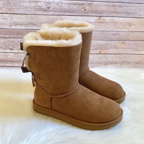 UGG Chestnut Bailey Bow II Boots - Picture 5 of 7